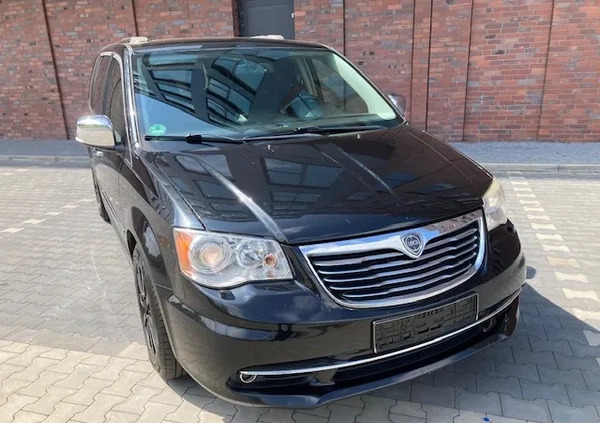 Lancia Voyager cena 42900 przebieg: 209000, rok produkcji 2012 z Katowice małe 497